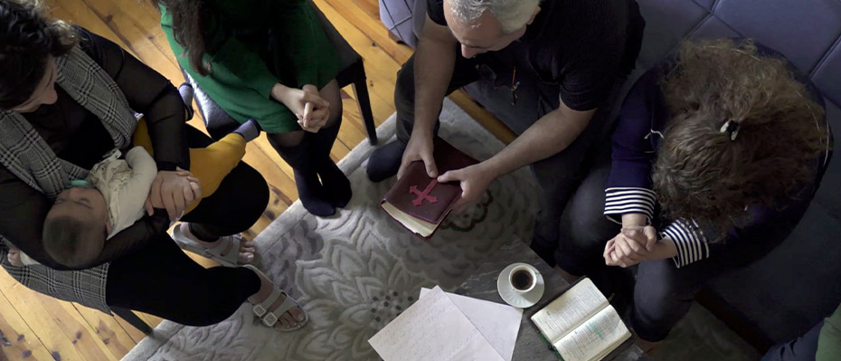 Iranian Christians praying